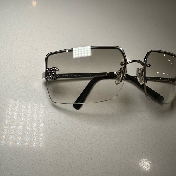 Vintage CHANEL silver 4092-B Sunglasses - Picture 3 of 7